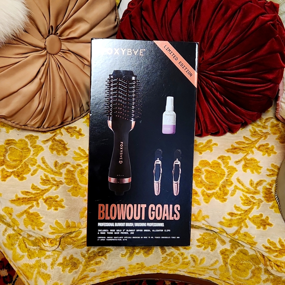 Foxy Bae blowout brush set